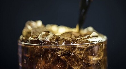 Gazlı içecekleri aşırı tüketenler dikkat! Zararları saymakla bitmiyor - saglik