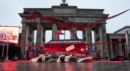 Almanya’da tabutlu koronavirüs protestosu - dunya