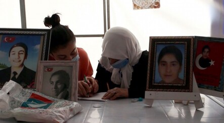 Evlat nöbetinde okuma yazma öğreniyor - gundem