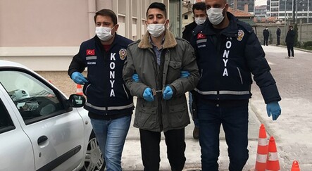 Silahlı çatışmada üvey babasının arkadaşını öldürdü - gundem