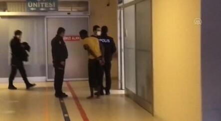 Kamerun uyruklu kişi kendisini sakinleştirmeye çalışan polisin elini ısırdı - saglik