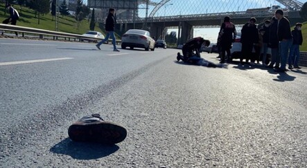 Köpeği kurtarmak isteyen çocuğa araba çarptı - yasam