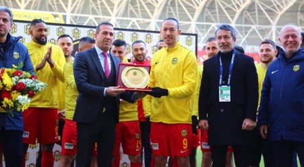 Umut Bulut, Süper Lig’de en çok forma giyen oyuncu oldu - spor
