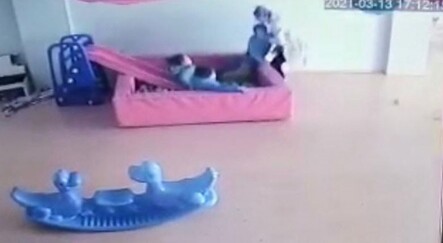Özel kreşte şoke eden görüntü: Öğretmen 5 yaşındaki çocuğu darbetti - yasam