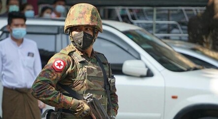 Singapur, Myanmar'daki protestoculara silahlı müdahaleyi 