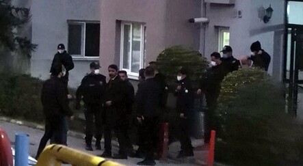 Uzaklaştırma kararı bulunan koca, boşanma aşamasındaki eşini ve kızını rehin aldı - yasam