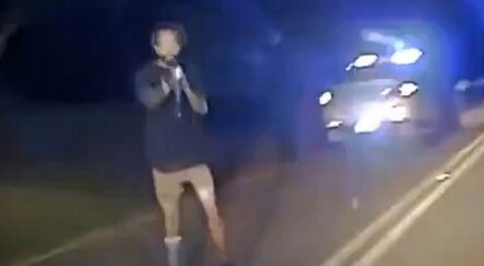 ABD’de saldırgan, 3 ABD polisini vurdu! Dehşeti araç kamerası kaydetti - dunya