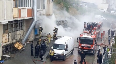 Arnavutköy'de hırdavat deposunda yangın: 4 ölü - yasam