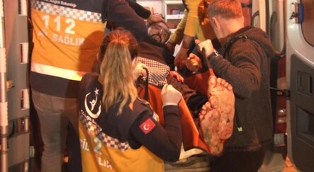 Cinnet geçiren genç kendini bıçakla yaraladı - yasam