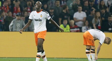 Fransız futbolcuya ırkçı saldırı! Valencia sahadan çekildi - spor