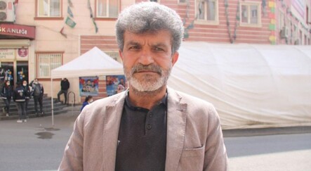 HDP önündeki acılı baba: Evlatlarımız gelene kadar biz buradan kalkmayacağız - gundem