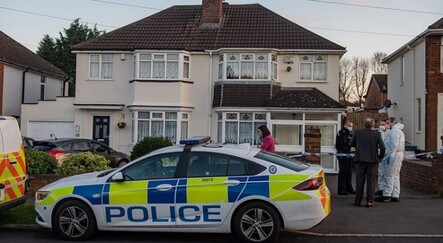 İki pitbull yaşlı kadını evinin bahçesinde öldürdü - yasam