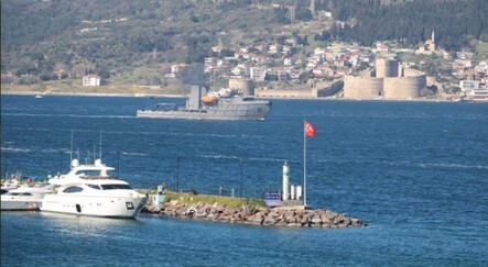 Romanya mayın arama gemisi Çanakkale Boğazı’ndan geçti - dunya