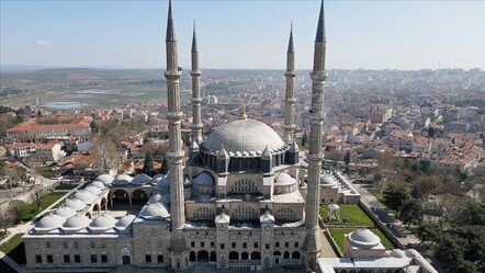 Selimiye Camisi minarelerine ramazan mahyası asıldı - kultur-sanat