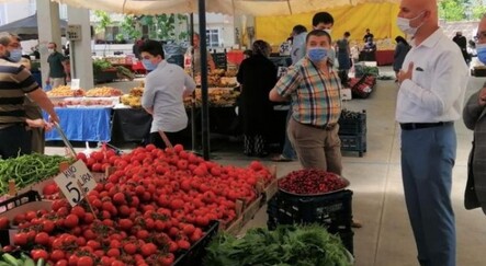 Bayramın son gününde pazarcı tezgahını kurdu - yasam