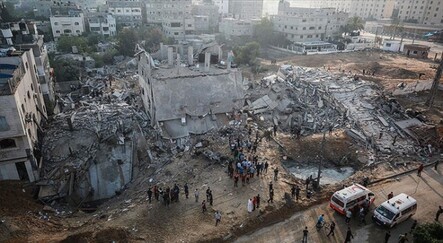 Gazze'de yıkılan evlerin enkazından 5 çocuk sağ çıkarıldı - dunya