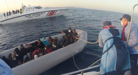 Türk kara sularına itilen 21 sığınmacı kurtarıldı - dunya