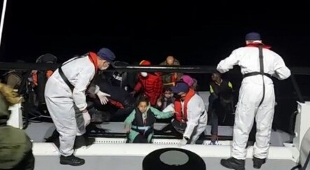 Yunanistan acımadı! 74 sığınmacı ölüme terk edildi - dunya