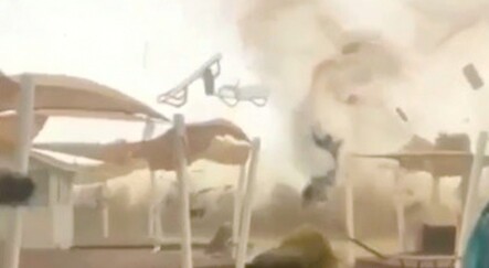 Antalya’da hortum ortalığı savaş alanına çevirdi - turkiye