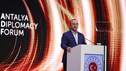 Bakan Çavuşoğlu: Yunanistan'ın provokasyondan vazgeçmesi lazım - dunya