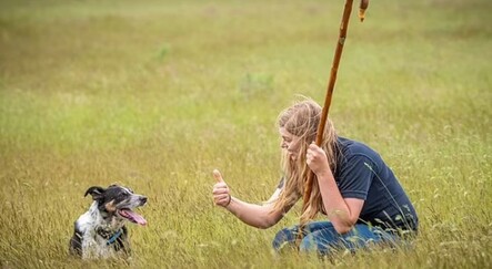 Sağır çoban köpeğine işaret dilini öğretiyor - gundem
