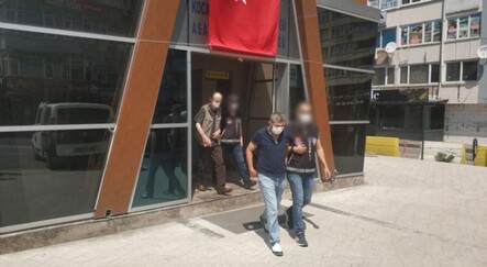 'Yeleğin kirlenmiş' dediler, 40 bin liralık altınları çaldılar - gundem