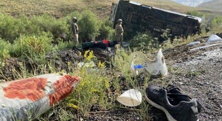 Ağrı'da feci kaza: 1 ölü, 27 yaralı - yasam