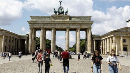 Avrupa'da artan korona vakaları kısıtlamaları geri getiriyor - saglik