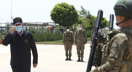 Bakan Akar ve komutanlar sınır hattında - gundem