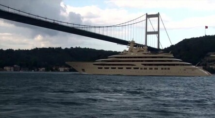 Dünyanın en büyük süper yatlarından ’Dilbar’ İstanbul Boğazı’ndan geçti - dunya