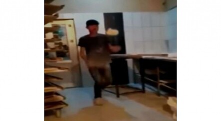 Erciş'te bir fırında mide bulandıran görüntü! - yasam