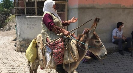 Eşeğinin üstündeyken aşısı vuruldu! Aşı ekiplerine moral şiiri okudu - saglik