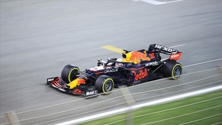 F1'de ilk kez düzenlenen sprint yarışında zafer Verstappen'in - spor