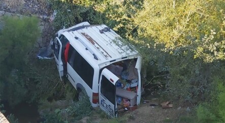 Feci kaza! Araç kanala uçtu: 2 ölü, 6 yaralı - yasam