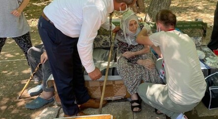 İl sağlık müdürü, aşı olmak isteyen ninenin kapısına gitti - gundem