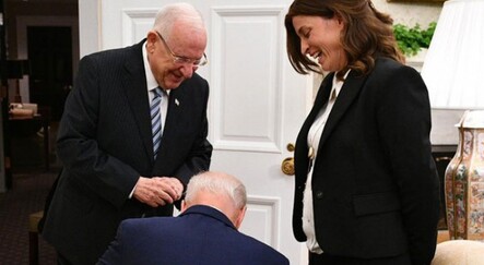 Joe Biden diz çöktü! - dunya