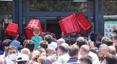 Market indirimi izdiham oluşturdu - dunya