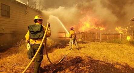 California tarihinin en büyük 3. yangını devam ediyor: 8 kişi kayıp - dunya