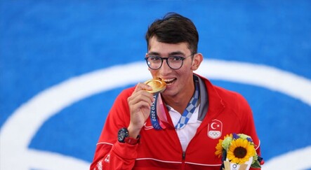 Tarih ayağa kalktı - spor