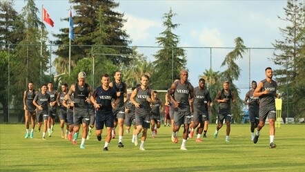 Trabzonspor, UEFA Avrupa Konferans Ligi'nde yarın Molde'yi konuk edecek - spor