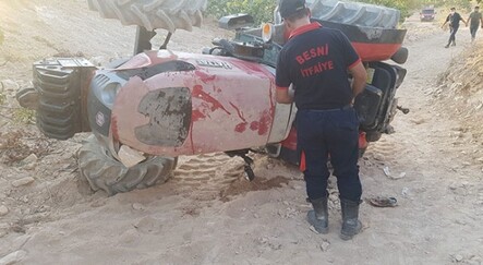 Traktörün altında kalan çiftçi hayatını kaybetti - ekonomi