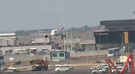 Türkleri taşıyan tahliye uçağı İstanbul Havalimanı'na indi - gundem