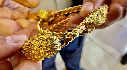 Bahçede 70 bin TL değerinde altın buldu! Sahiplerine teslim etti - gundem