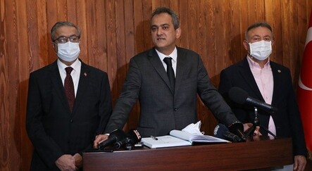 Bakan Özer: Salgın döneminde en güvenli ortam okullardır - egitim