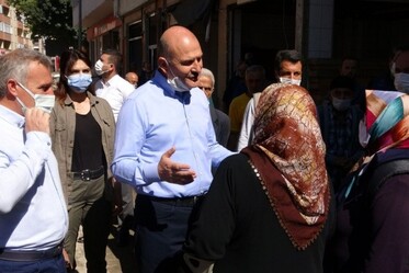 Bakan Soylu'dan selzede kadına: 1 yılda evlerinize gireceksiniz - gundem