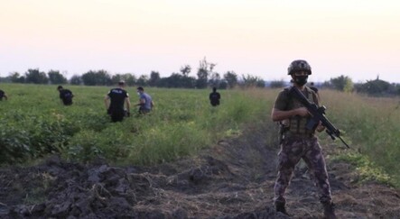 Devriye gezen polislere silahlı saldırı düzenlendi, şüpheliler  yakalandı - yasam