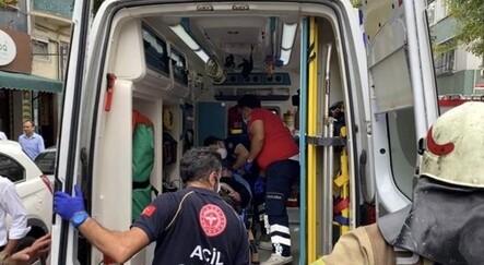 Fatih’te çıkan yangında mahsur kalan yaşlı kadın itfaiye ekiplerinin çabasıyla kurtuldu - gundem