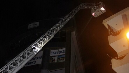 Gebze'de 7 katlı bir binada yangın çıktı - yasam