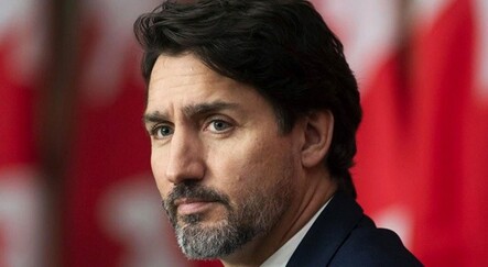 Kanada Başbakanı Trudeau’ya seçim kampanyasında taş attılar - dunya