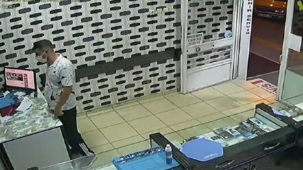 Hırsız, 5 sağlam telefon yerine bozuk olanı çaldı - yasam